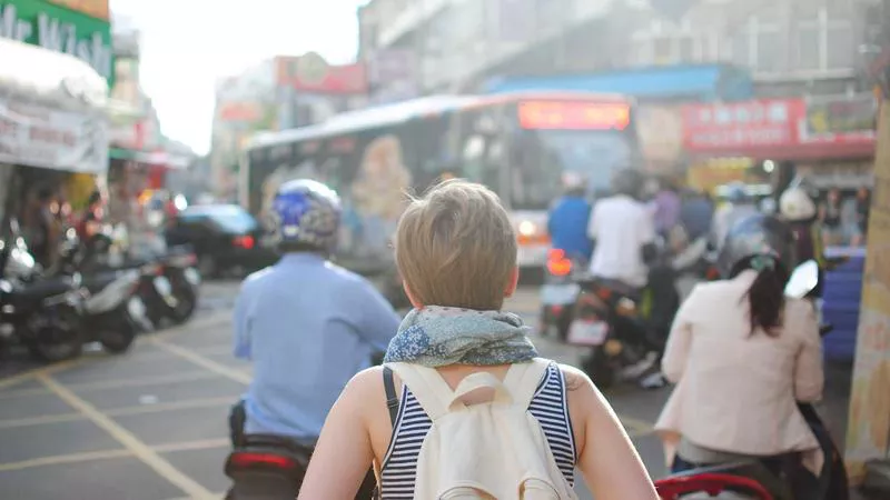 Hệ Thống Giám Sát Giao Thông: 