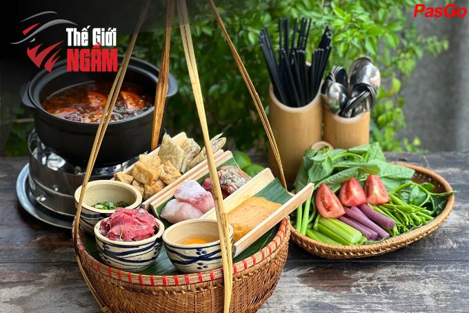 Lẩu Cua Đồng: Hương Vị Ấm Áp Ngày Đông