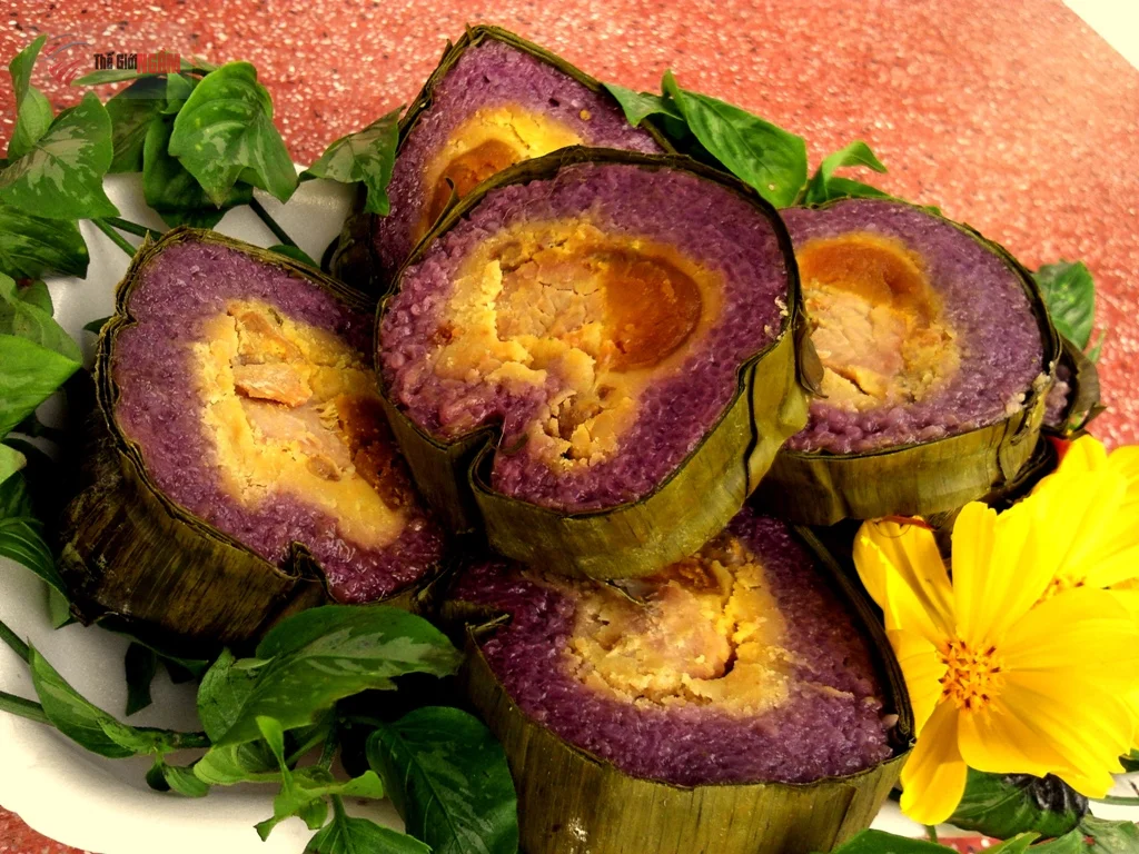 Giỏ quà đặc sản Sài Gòn phong phú, món quà ý nghĩa cho người thân.