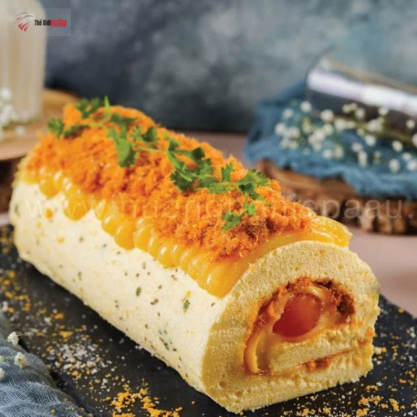 Bánh bông lan trứng muối đặc sản Sài Gòn làm quà ngon dễ tìm